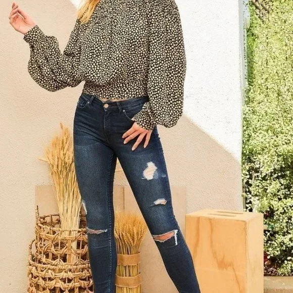 Flirty Leopard Print Blouse - Picture 8 of 12